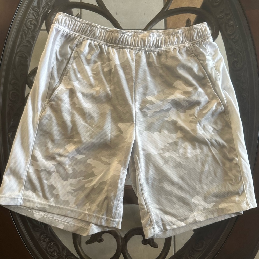 All in motion shorts